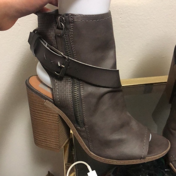 Doles vita open toe chunky heeled open back bootie - Picture 7 of 10